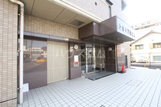 22/30 エントランス