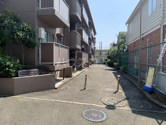 2/3 エントランス