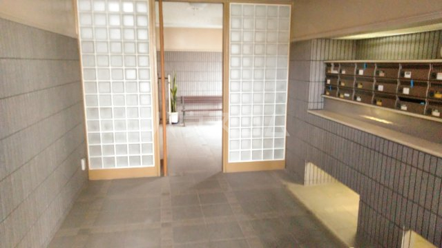 2/4 エントランス