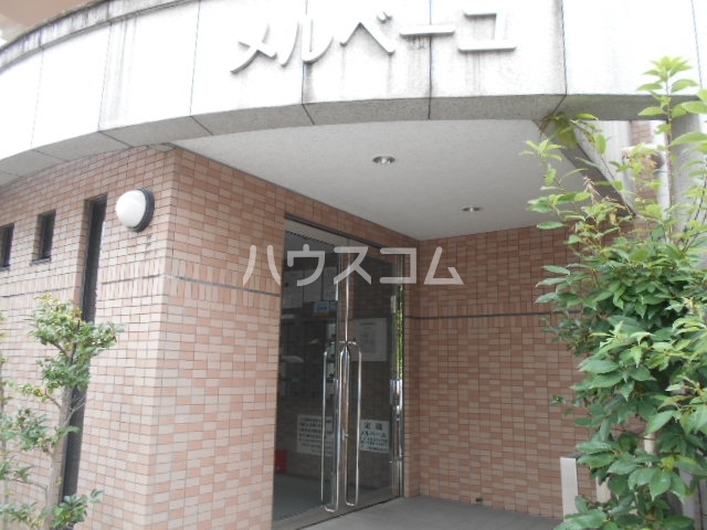 23/27 エントランス