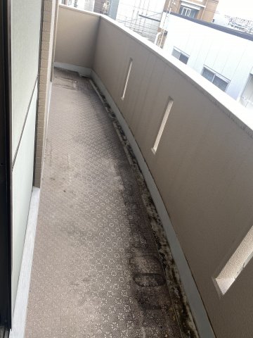 23/30 バルコニー