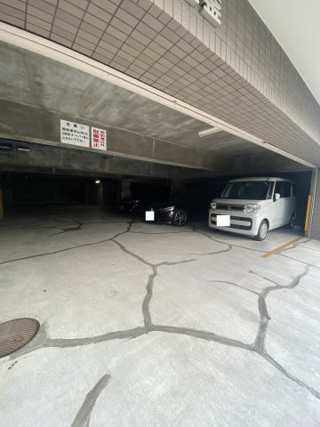 2/4 駐車場
