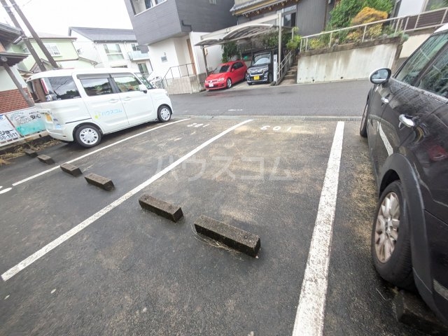 23/30 駐車場