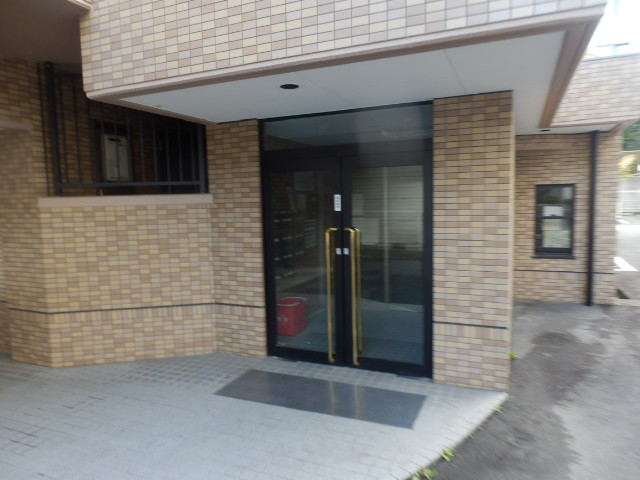 21/27 エントランス