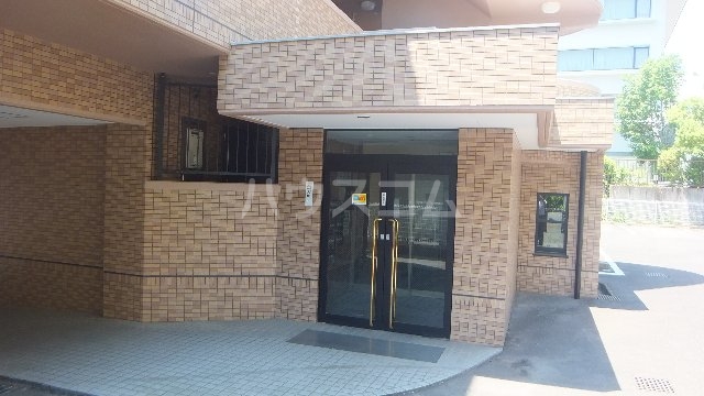 17/25 エントランス