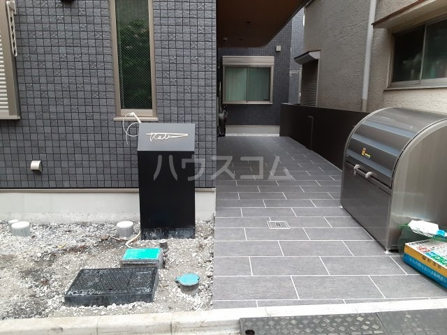 22/30 エントランス