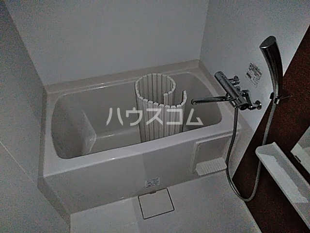 13/30 浴室