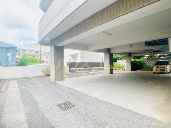 22/30 駐車場