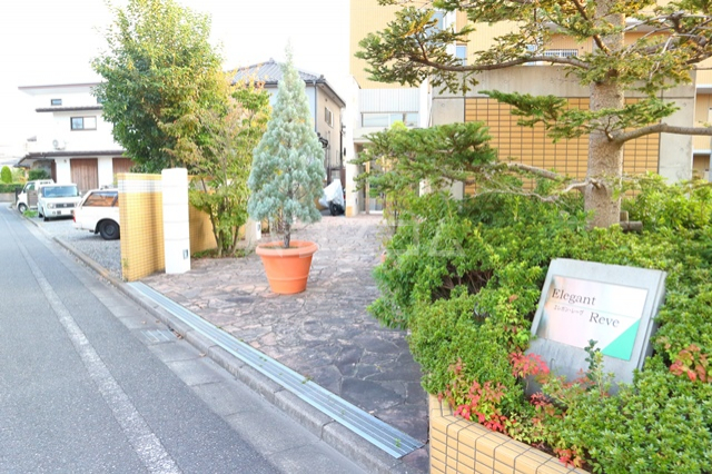 20/30 エントランス