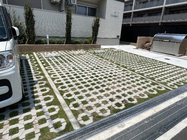 26/30 駐車場