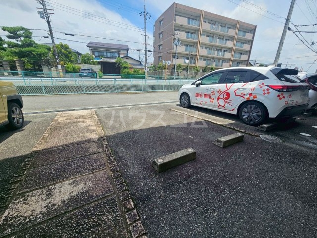 21/26 駐車場