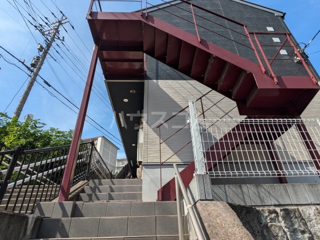 24/30 エントランス