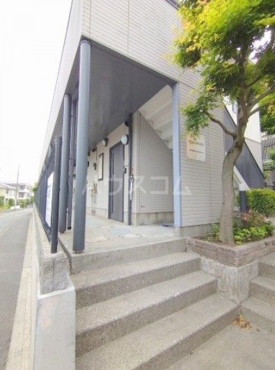 22/30 エントランス