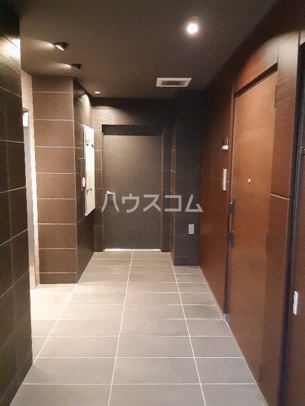 21/30 エントランス