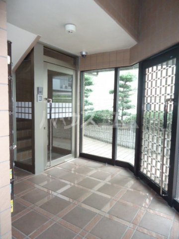 15/19 エントランス