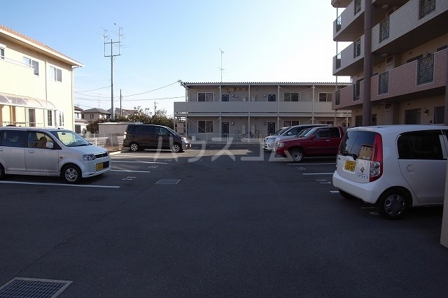 16/25 駐車場