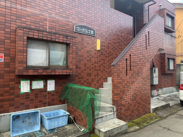 21/30 エントランス