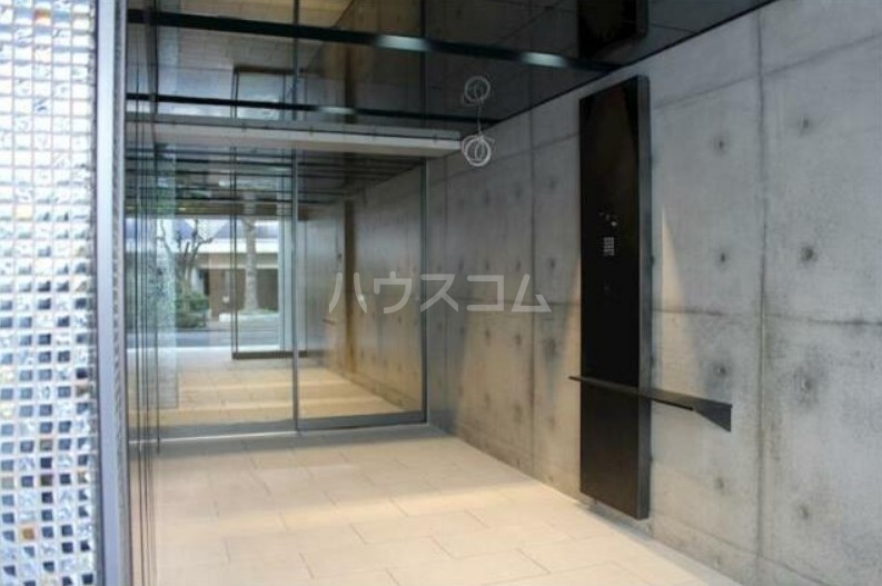 23/26 エントランス