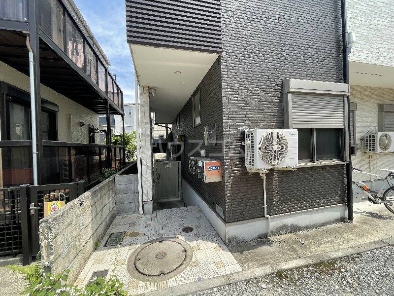 21/23 エントランス