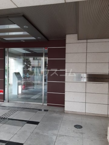 28/30 エントランス