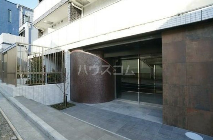 16/22 エントランス