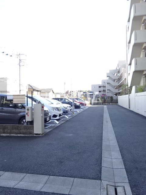 25/30 駐車場
