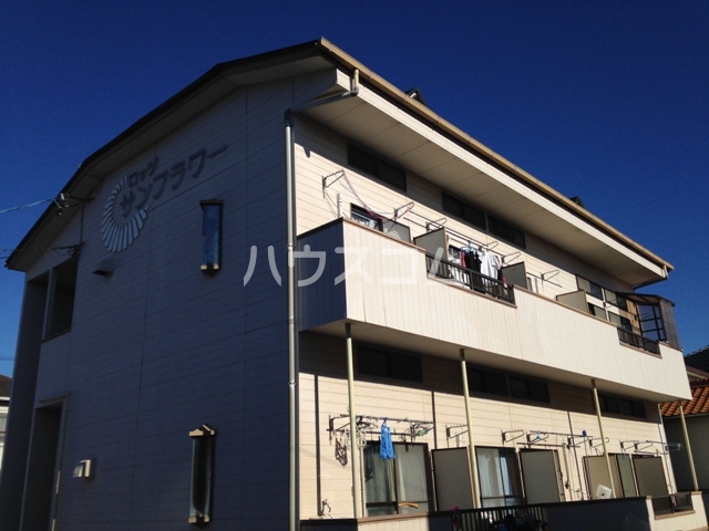 23/30 エントランス