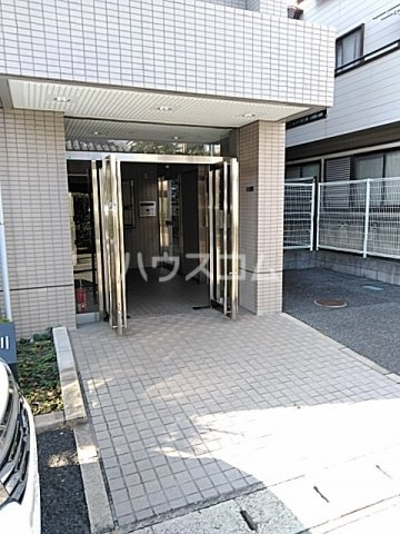 28/30 エントランス