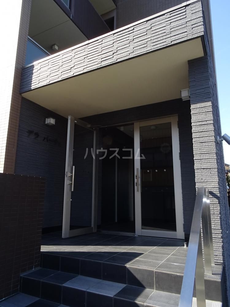 24/29 エントランス