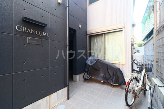 2/5 エントランス