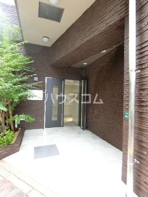 15/23 エントランス