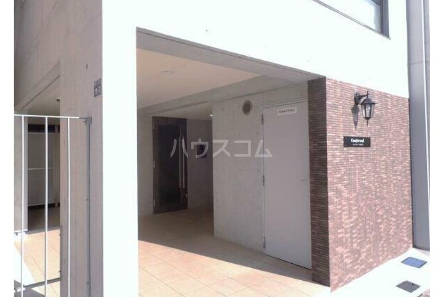 14/22 エントランス