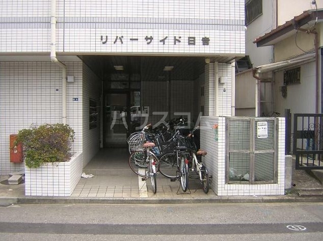 16/21 エントランス