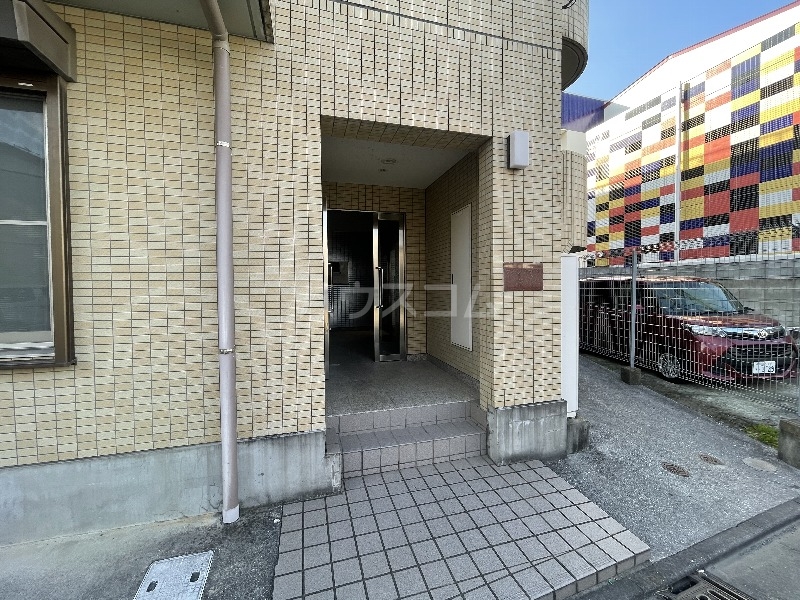 21/23 エントランス