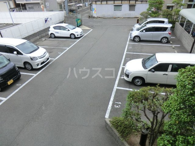 14/19 駐車場
