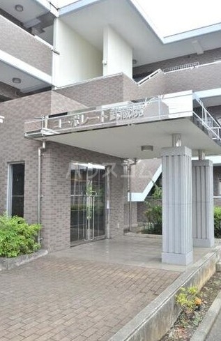 17/26 エントランス