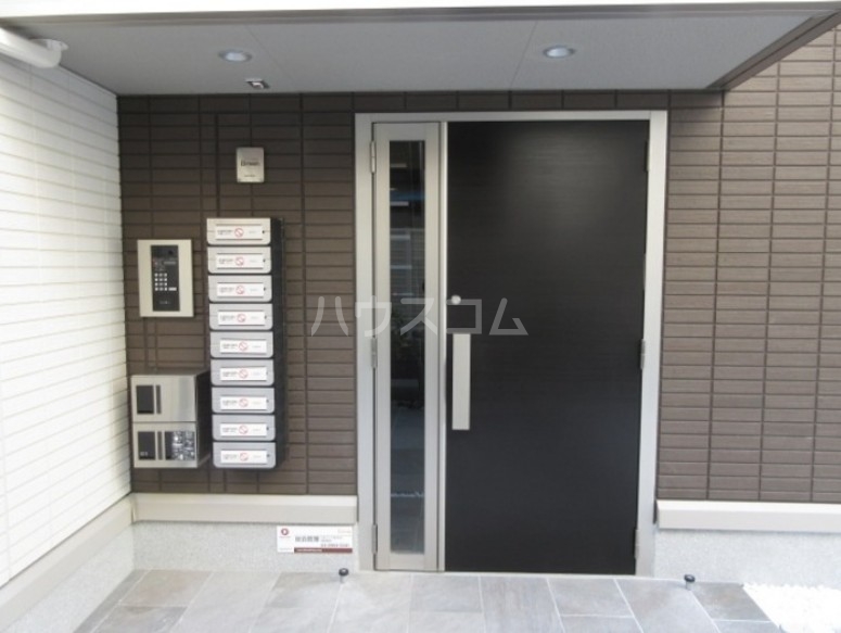 16/25 エントランス