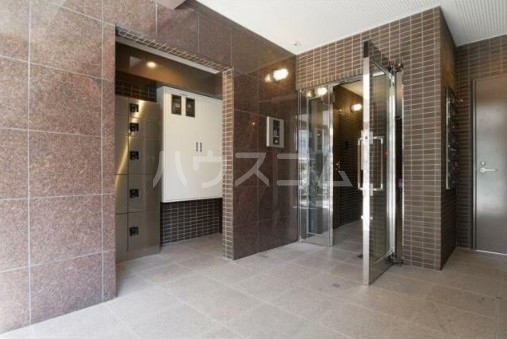 14/18 エントランス