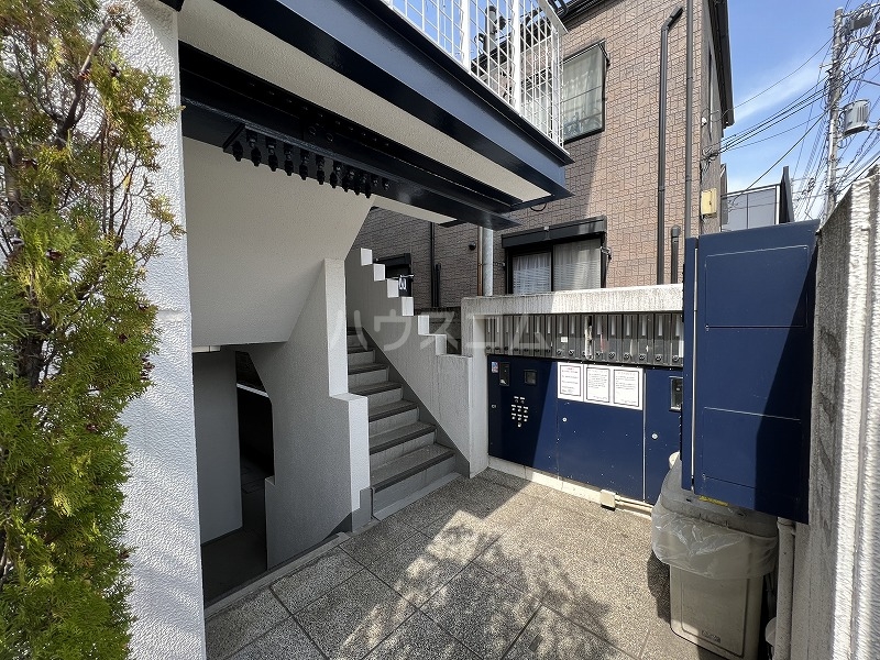 3/7 エントランス