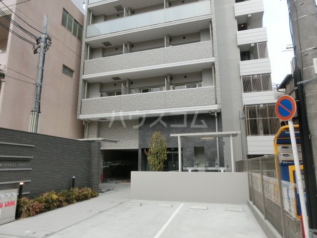 19/26 エントランス