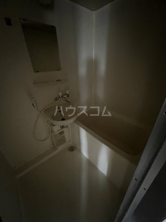 14/25 浴室