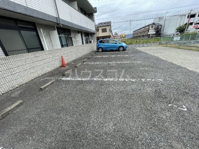 16/22 駐車場
