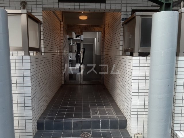 29/30 エントランス