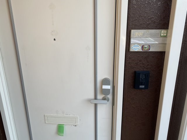 17/30 玄関