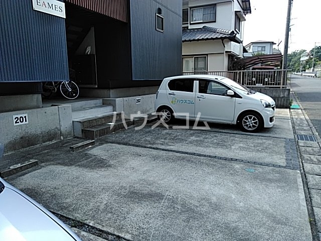27/30 駐車場