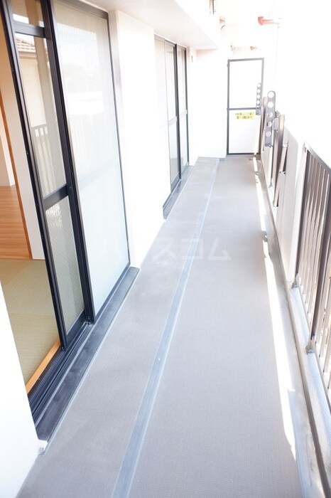 18/23 バルコニー