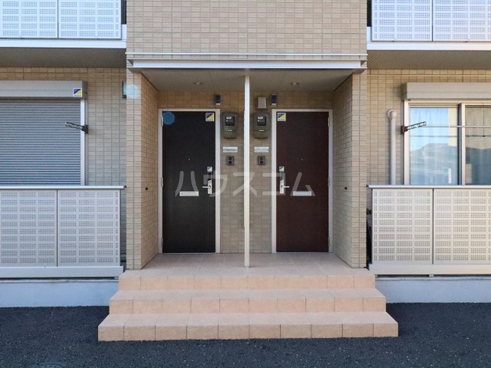 16/26 エントランス