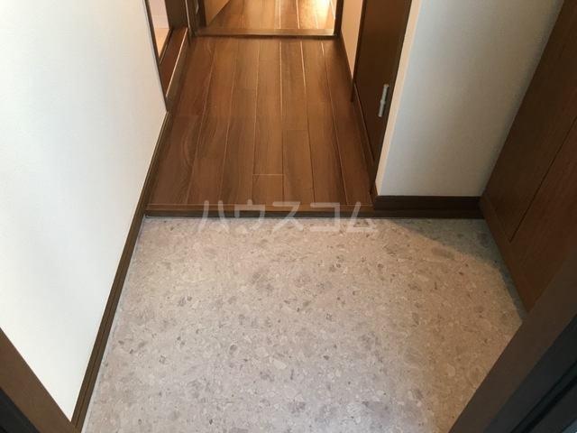 13/30 玄関