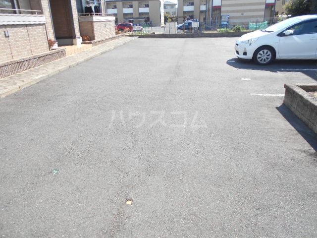 2/7 駐車場