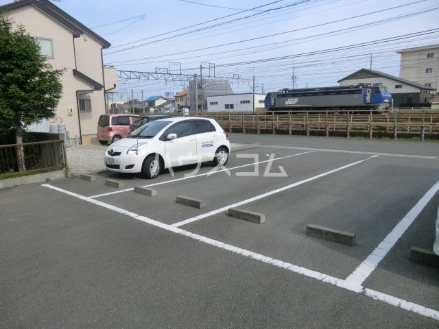 17/17 駐車場